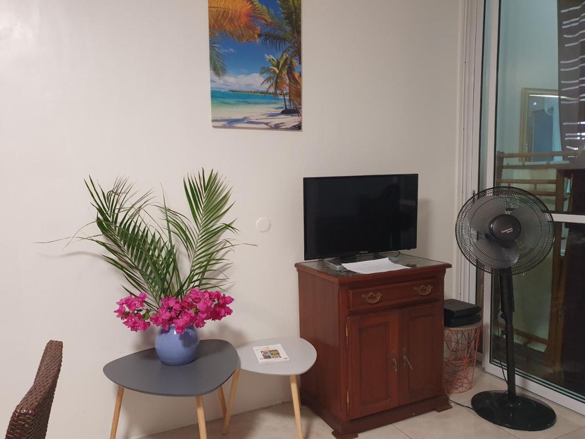 Apartamento Douceur Du Sud Sainte-Anne Exterior foto